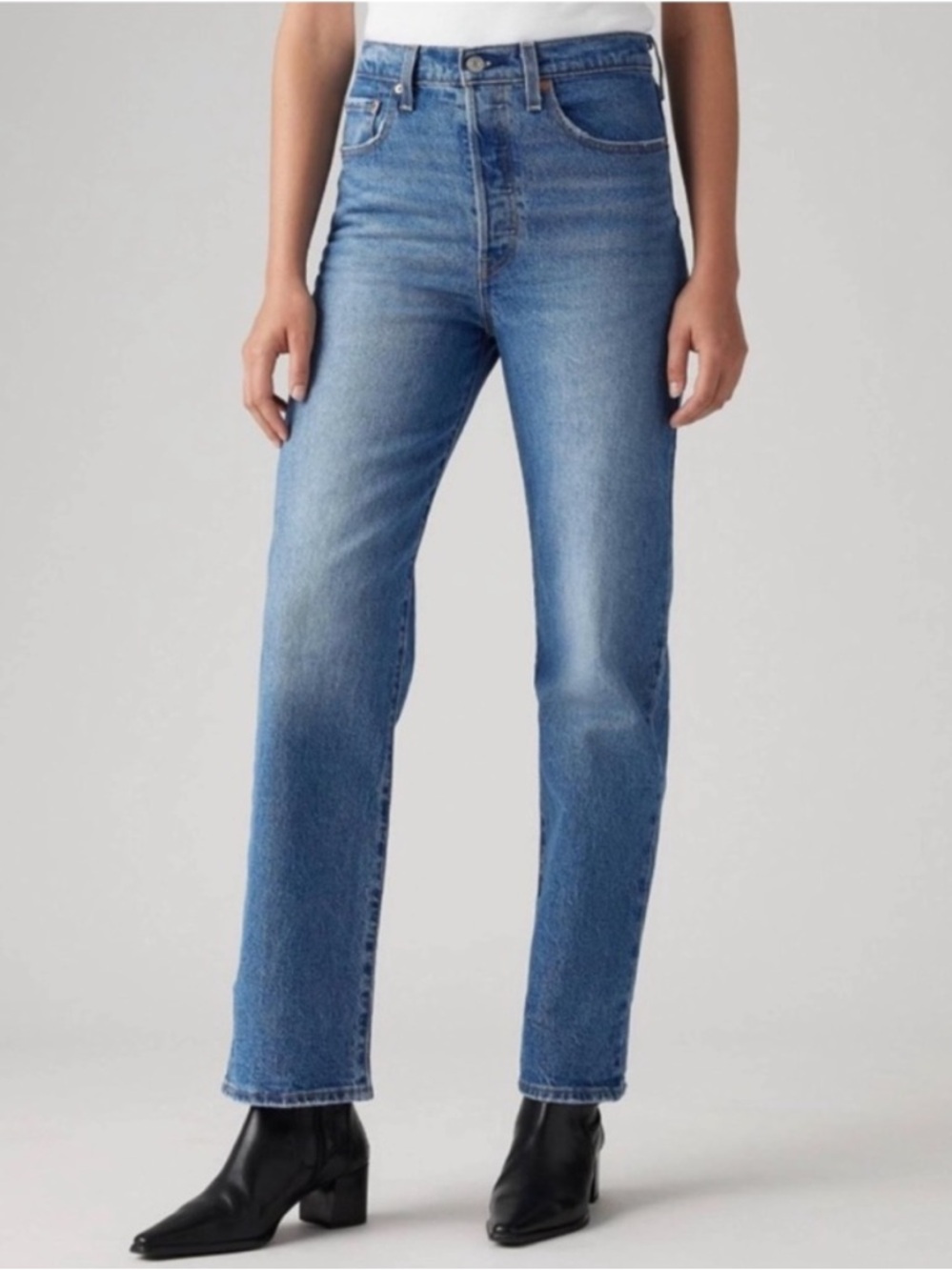 Levi’s Ribcage Straight Jeans, High Rise Button Fly Vintage Wash Denim, Size 27